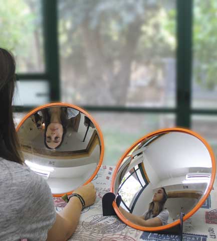 מראה קעורה ומראה קמורה image